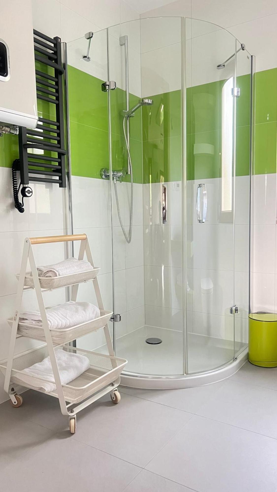 Bieszczadzki Raj Komfortowe Nad Samym Jeziorem Z Sauna I Basenem Letnim Ferienhaus *